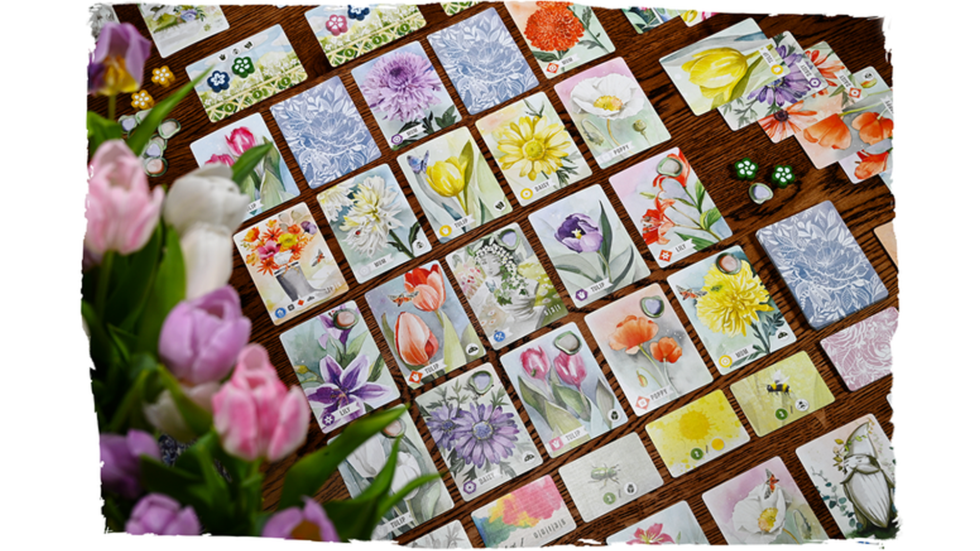 Create your own fragrant bouquet in floralthemed board game